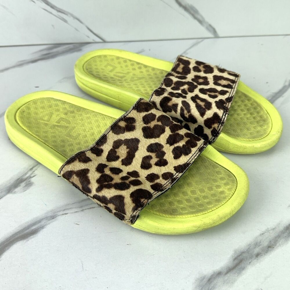 Womens APL Iconic Slide Energy / Leopard Slip On Sandals Slipper Size 7 / EU 37